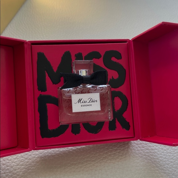 Dior Miss Dior Essence travel size sampels - Picture 3 of 4